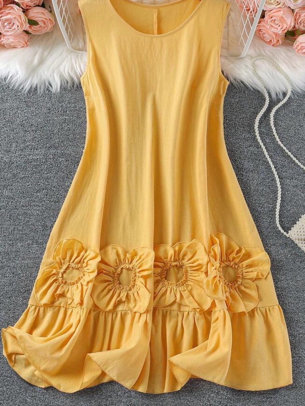 SHEIN Yellow Sleeveless Floral Appliqué Casual Dress